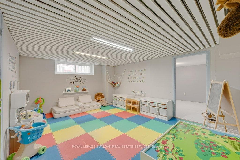 602 Stephens Crescent photo 21