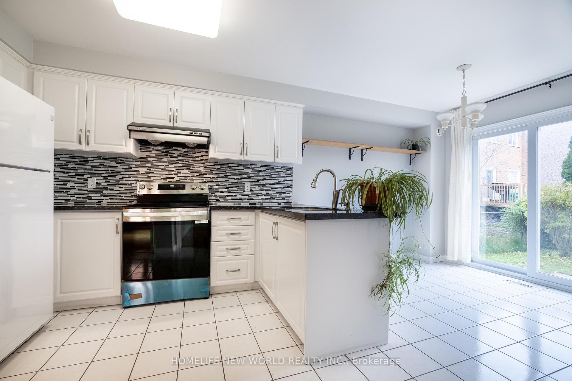 5715 Bell Harbour Drive photo 10
