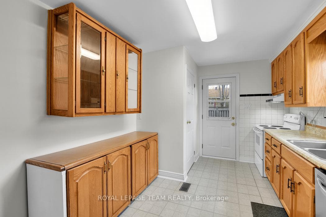 1104 Apolydor Avenue photo 13