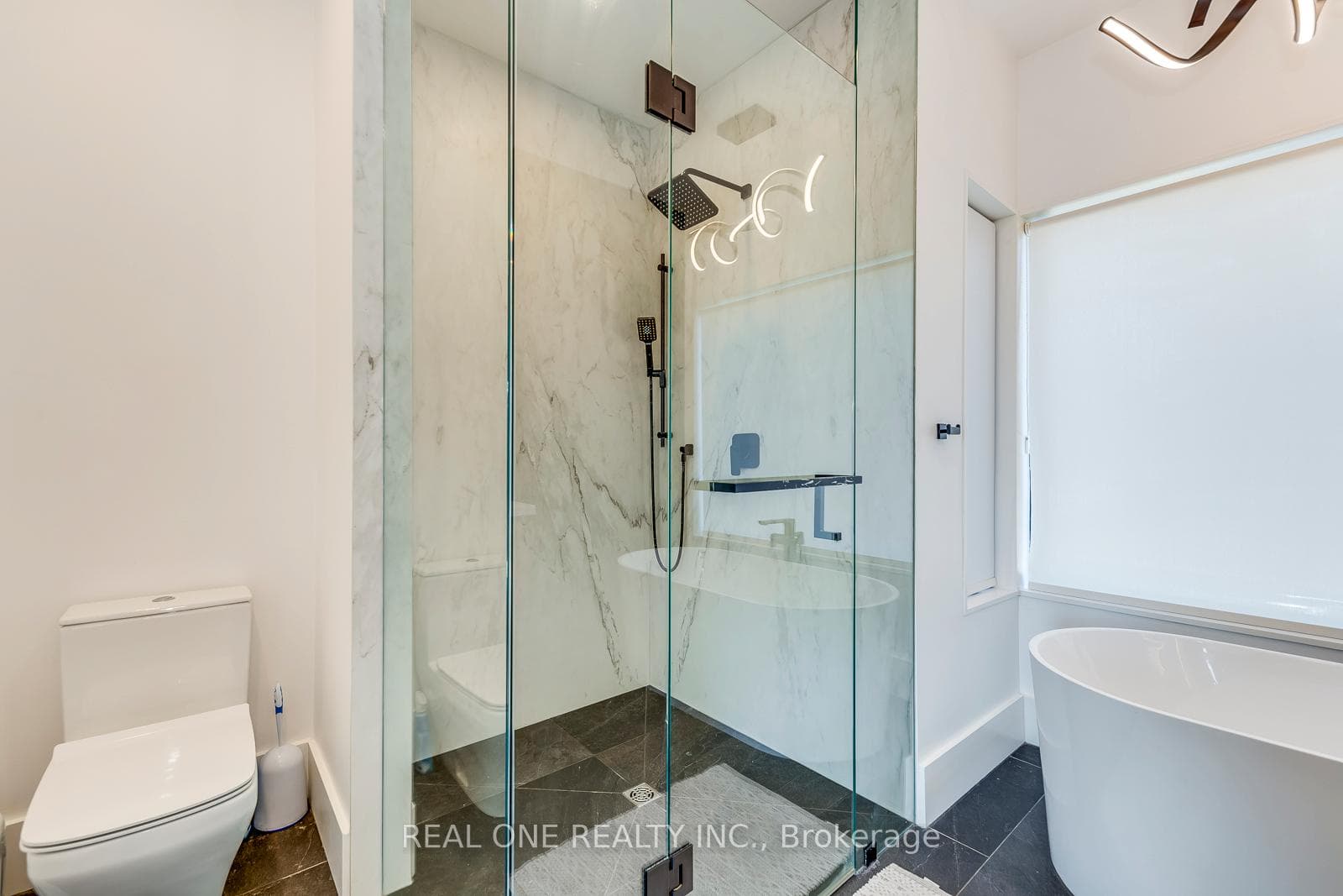 2174 Elmhurst Avenue photo 22