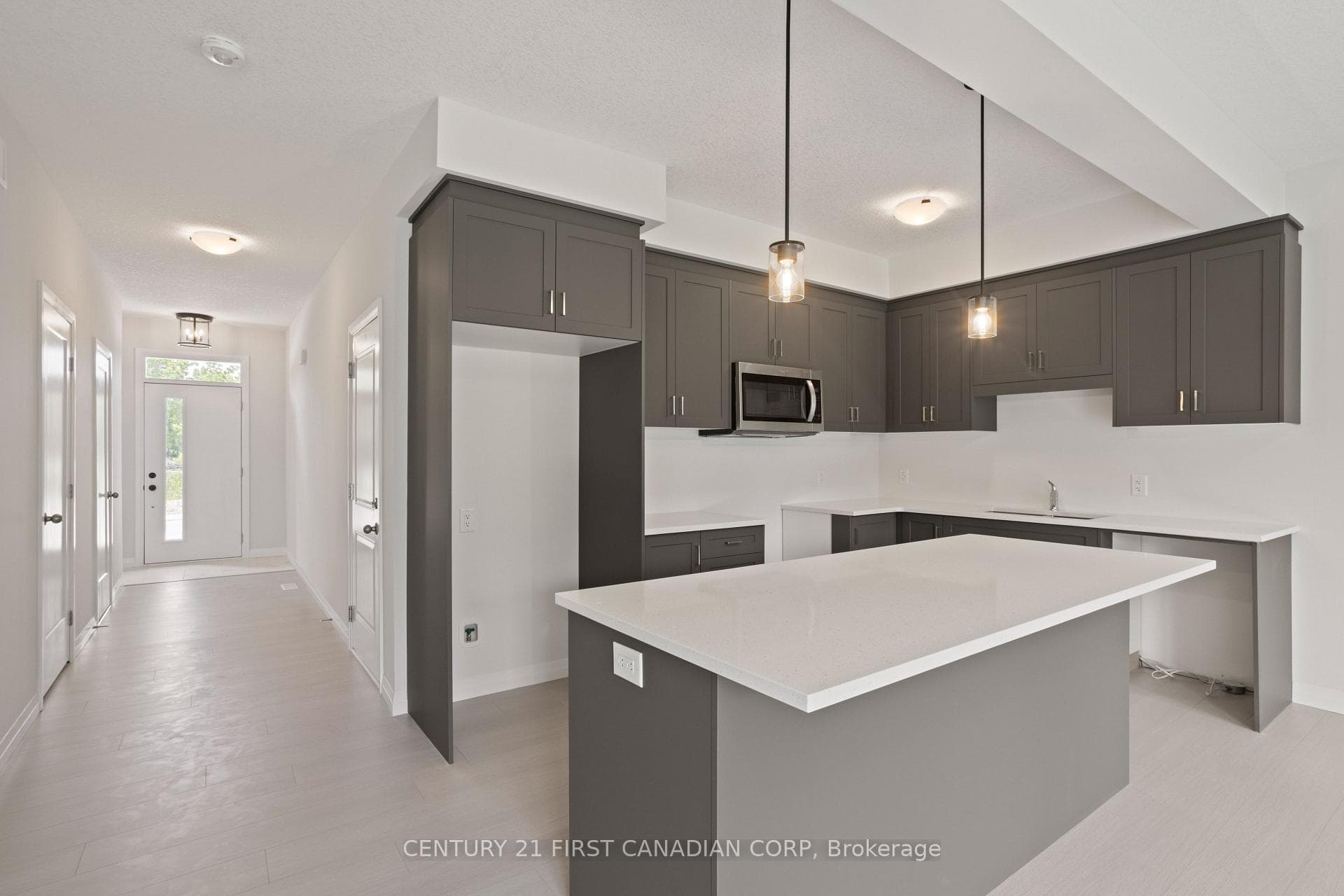 6901 HEATHWOODS Avenue photo 10