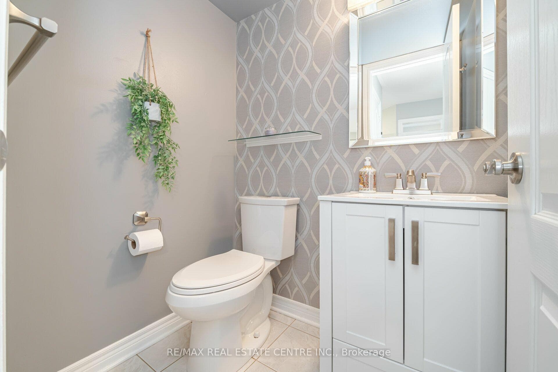 5662 Glen Erin Drive Unit 54 photo 16
