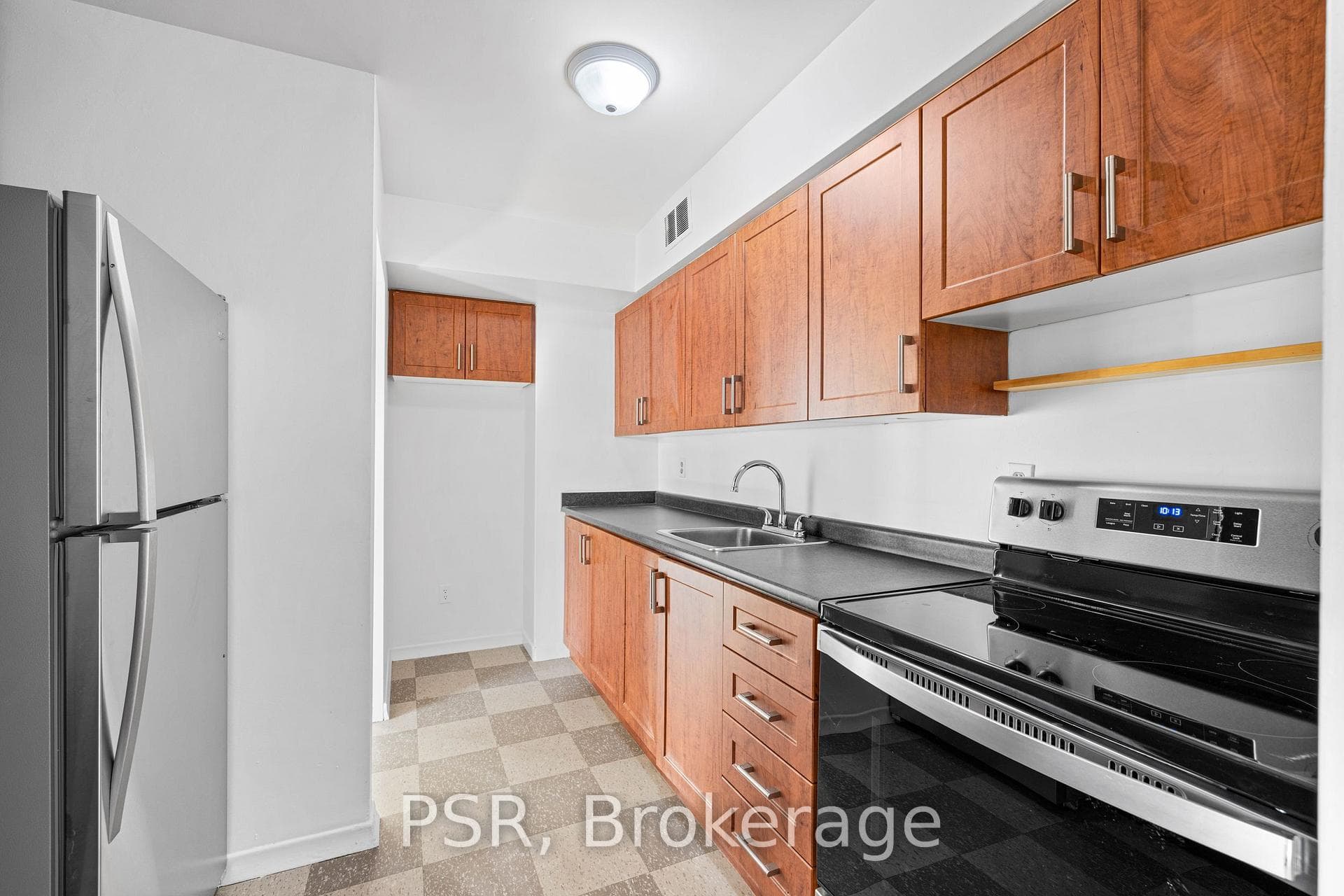 240 Markland Drive Unit 909 photo 7