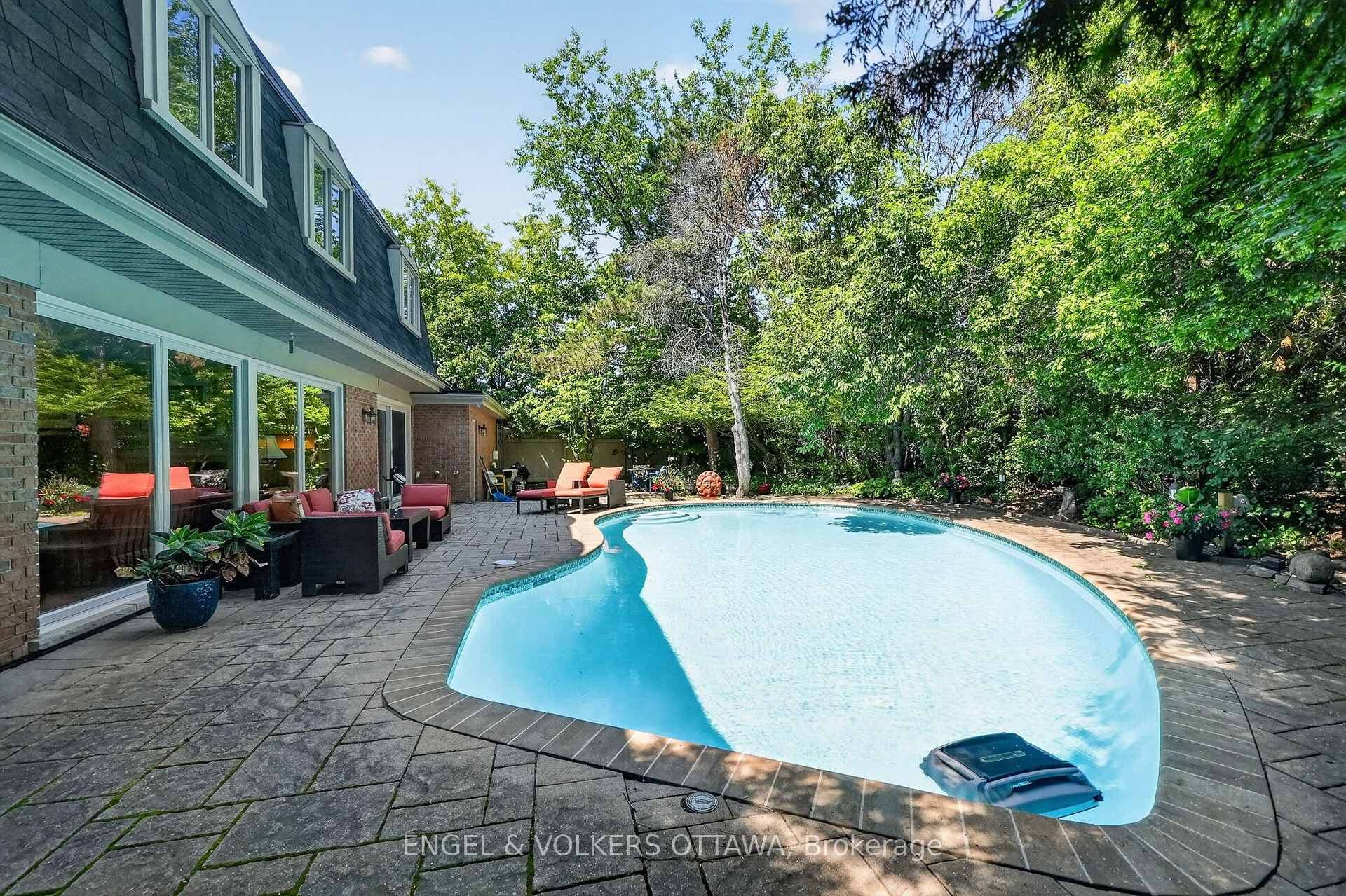 1907 Fairmeadow Crescent photo 41
