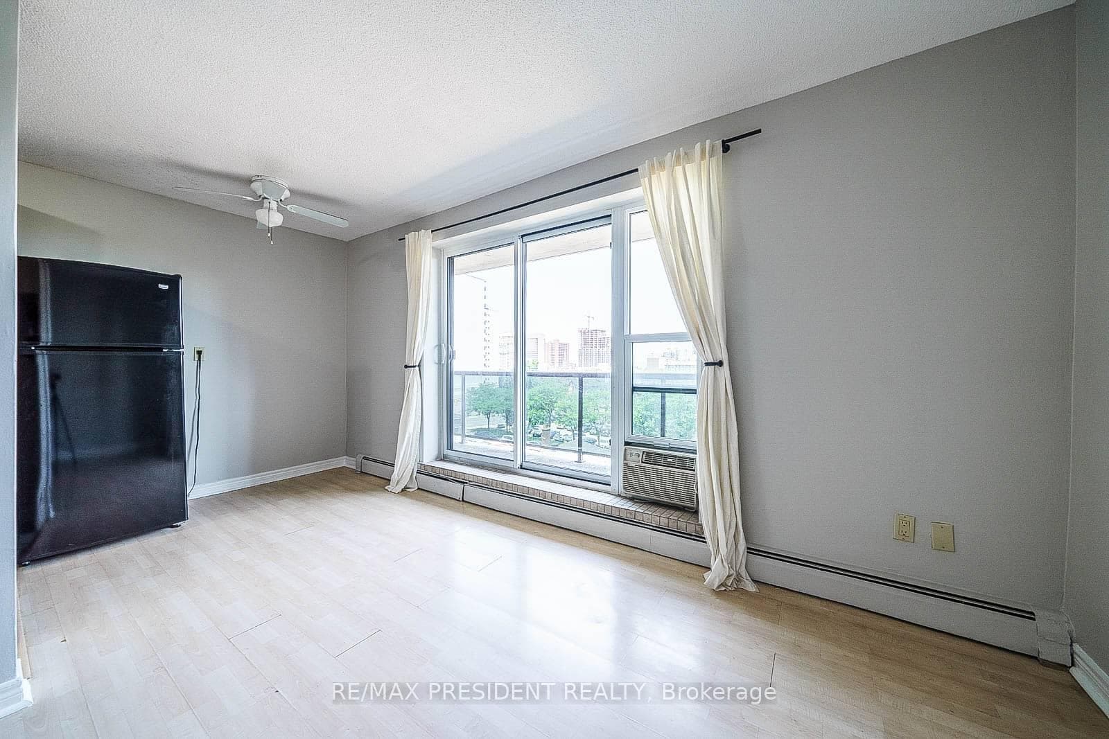 81 Charlton Avenue Unit 402 photo 14
