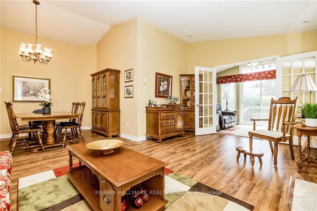 16 KINGBIRD Court photo 10