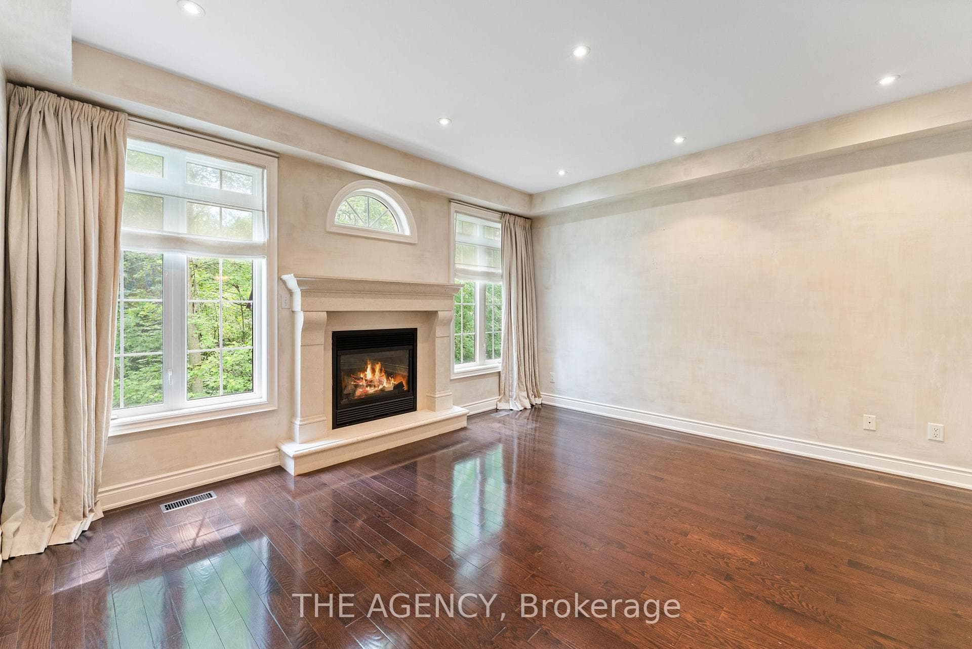 301 Crossing Bridge Place Unit 1 photo 9