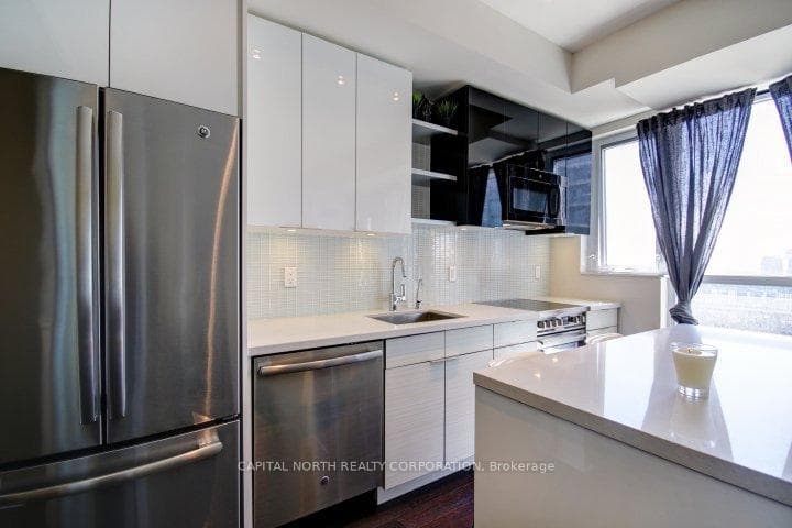 33 Shore Breeze Drive Unit 711 photo 8