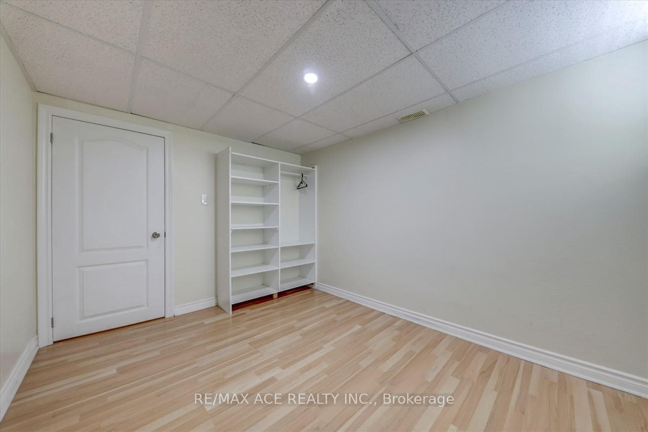 127 Lilian Drive photo 26