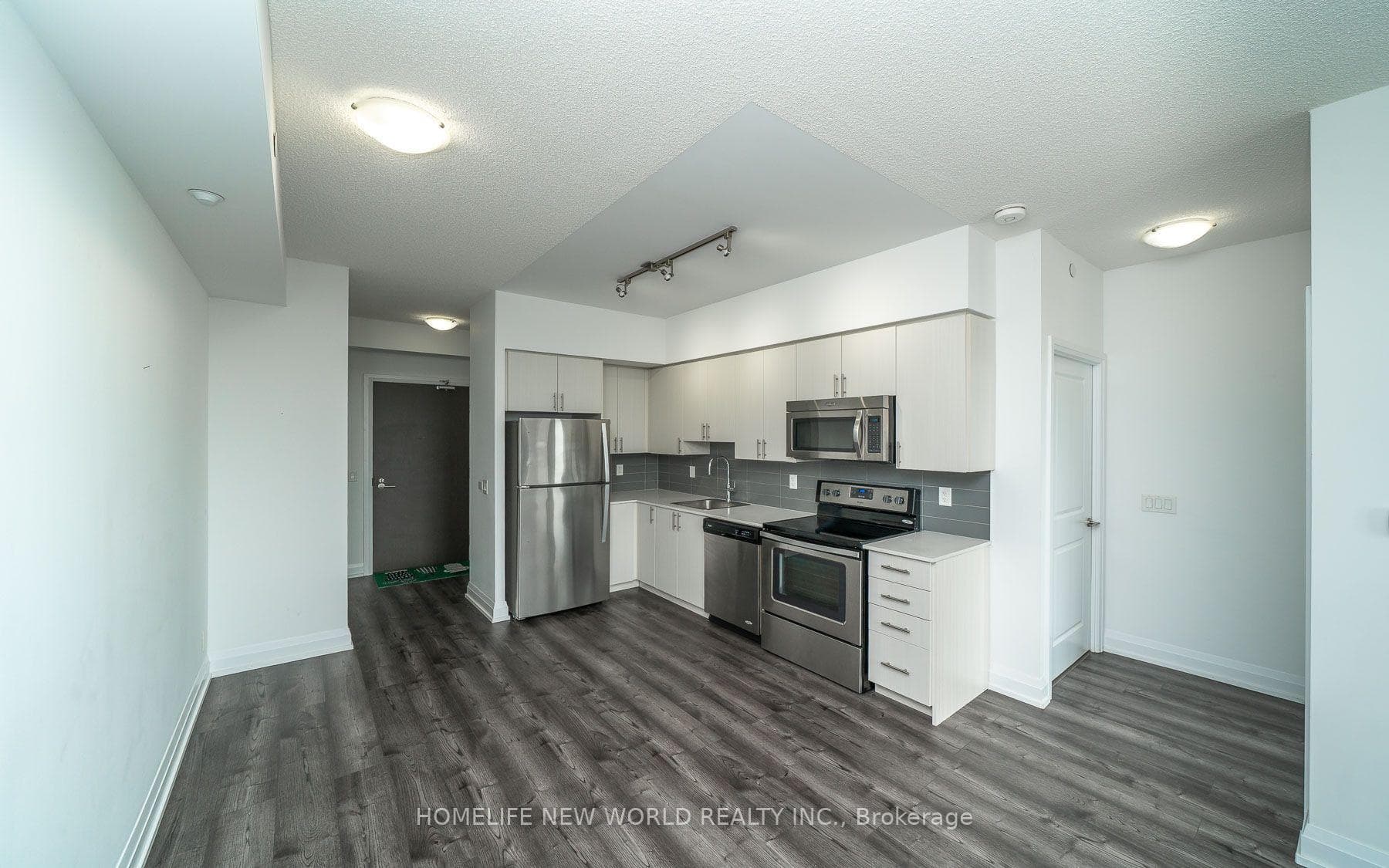 7900 Bathurst Street Unit 318 photo 8