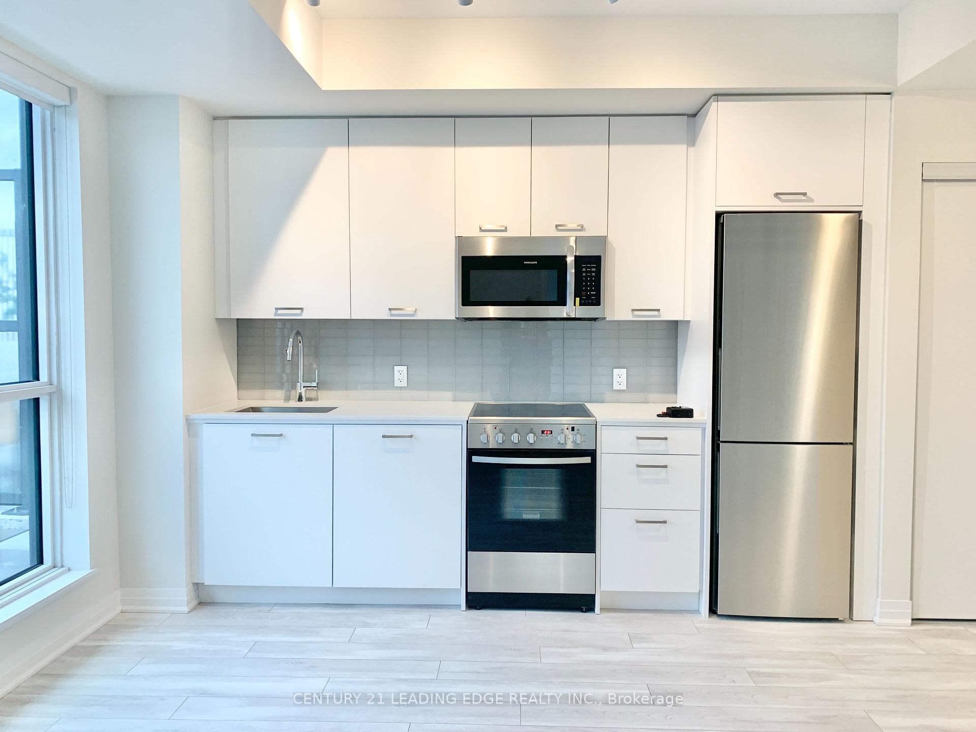 1630 Queen Street Unit 601 photo 4
