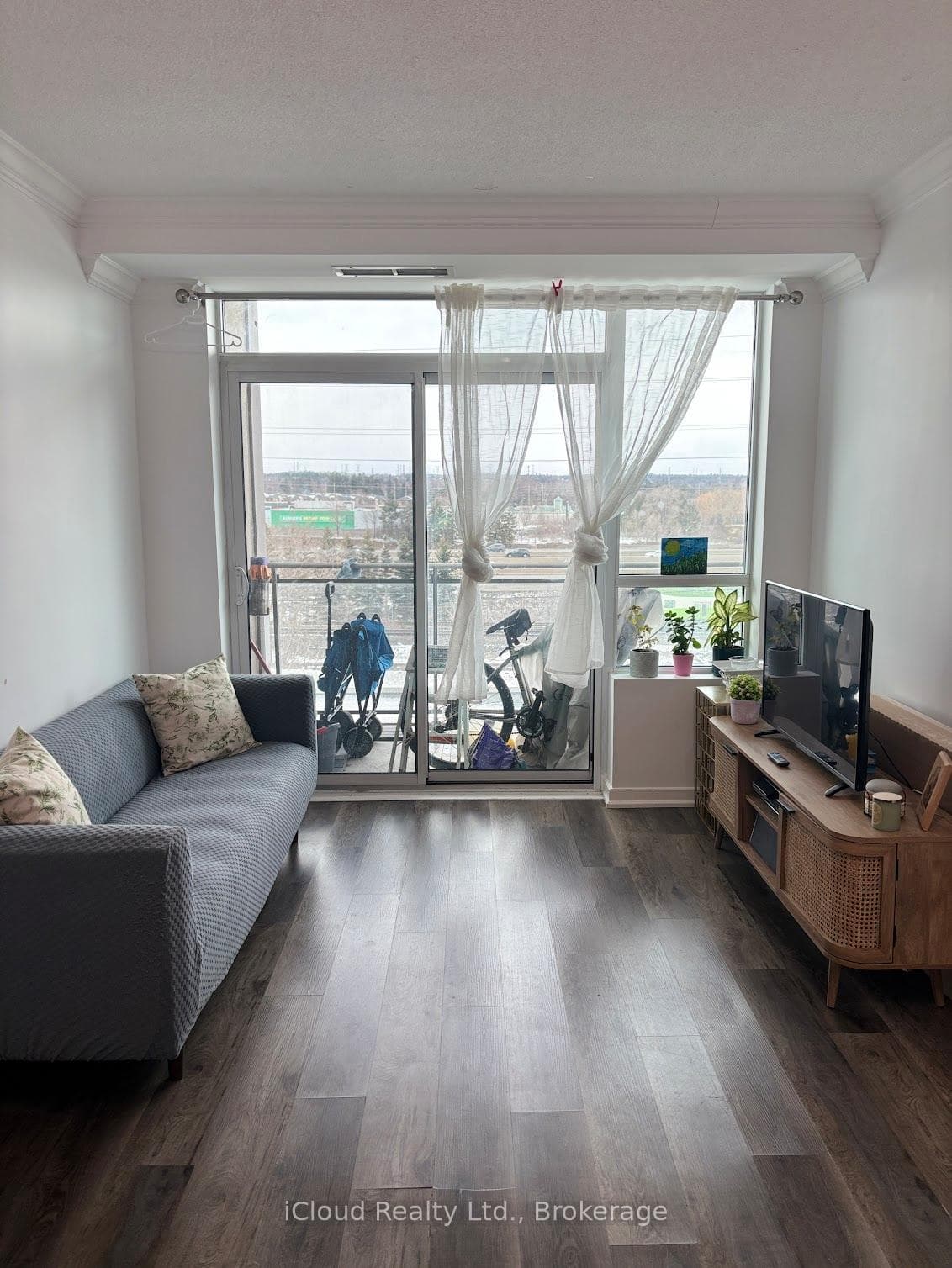 1235 Bayly Street Unit 309 photo 8