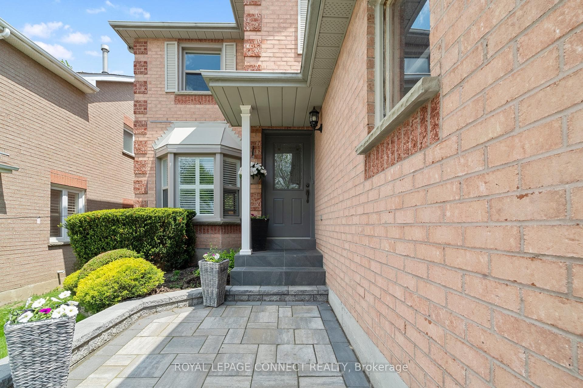 30 Chiswick Crescent photo 2