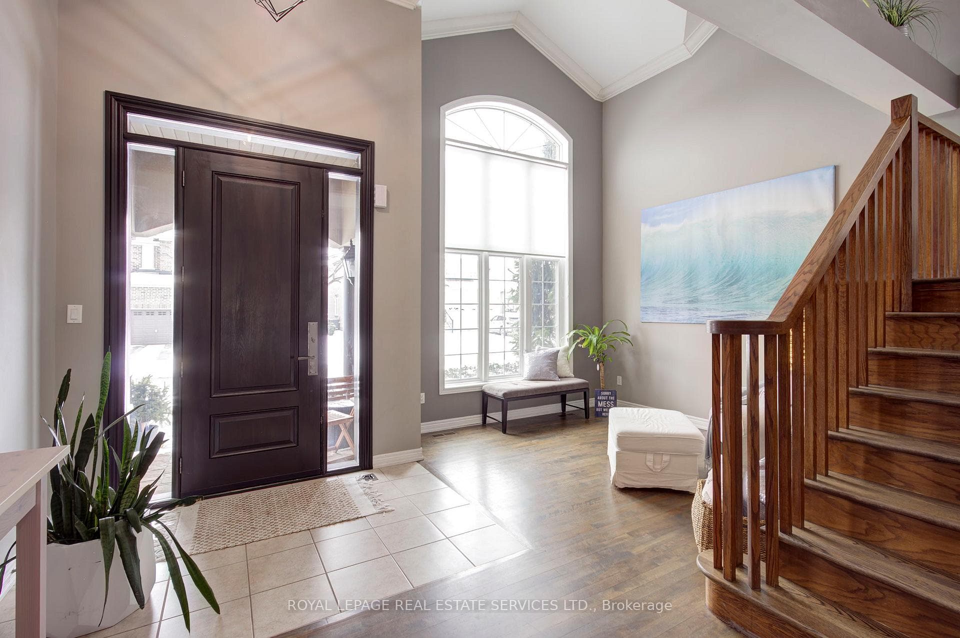 3229 Saltaire Crescent photo 5