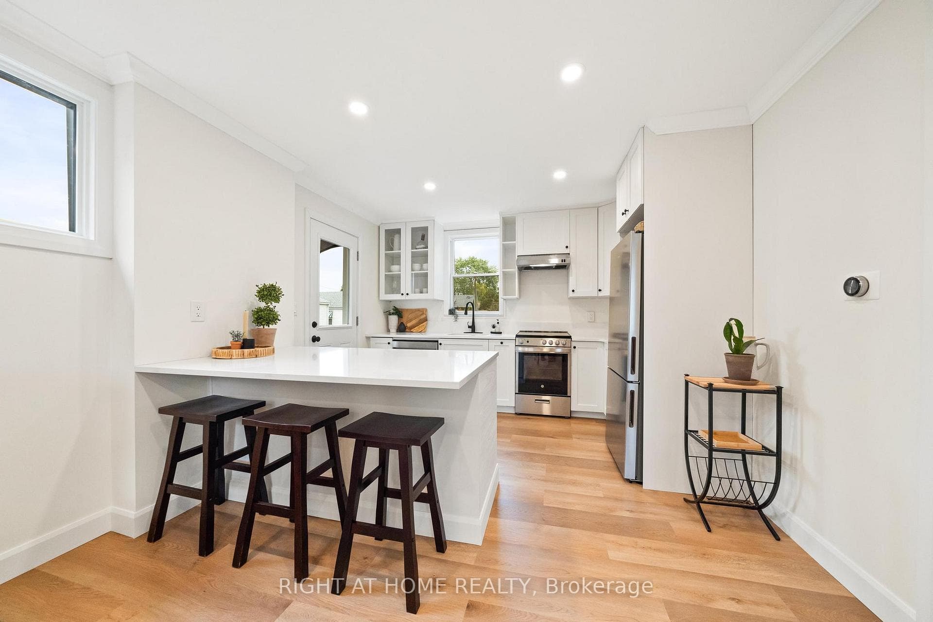 87 drummond Street photo 13