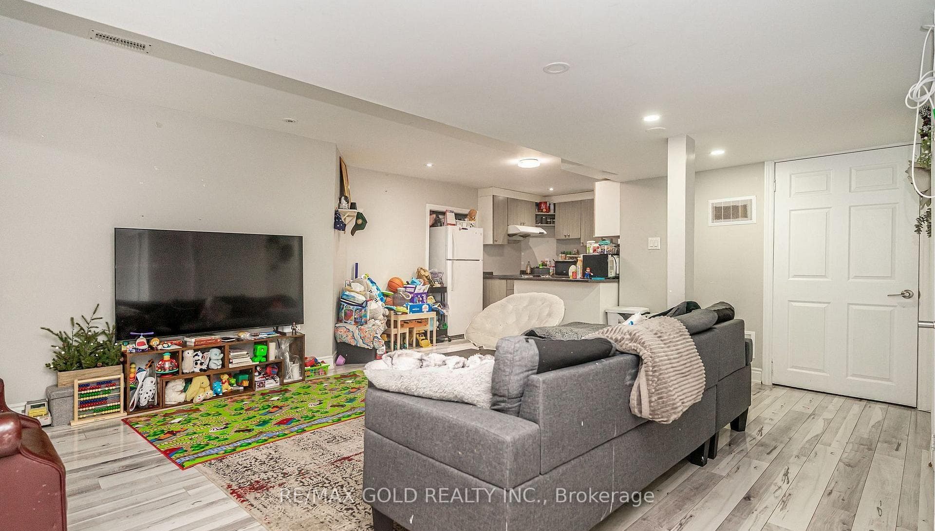 7 Bettey Road photo 38