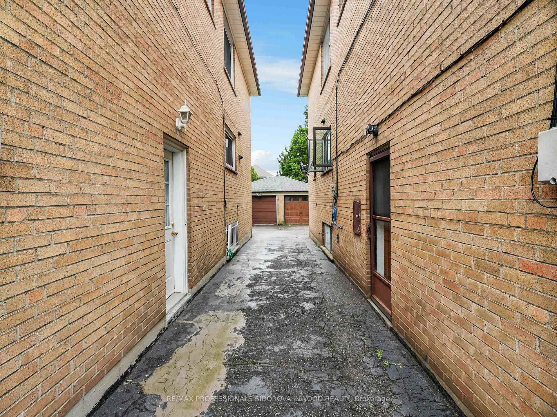 100 Beresford Avenue photo 26