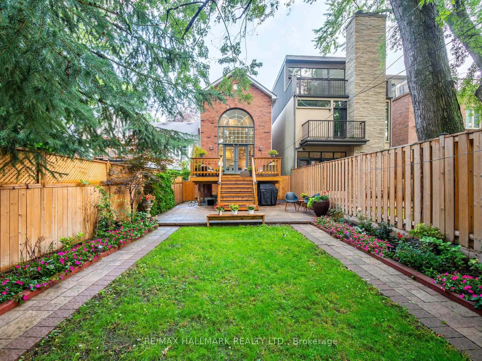 74 Macpherson Avenue photo 46