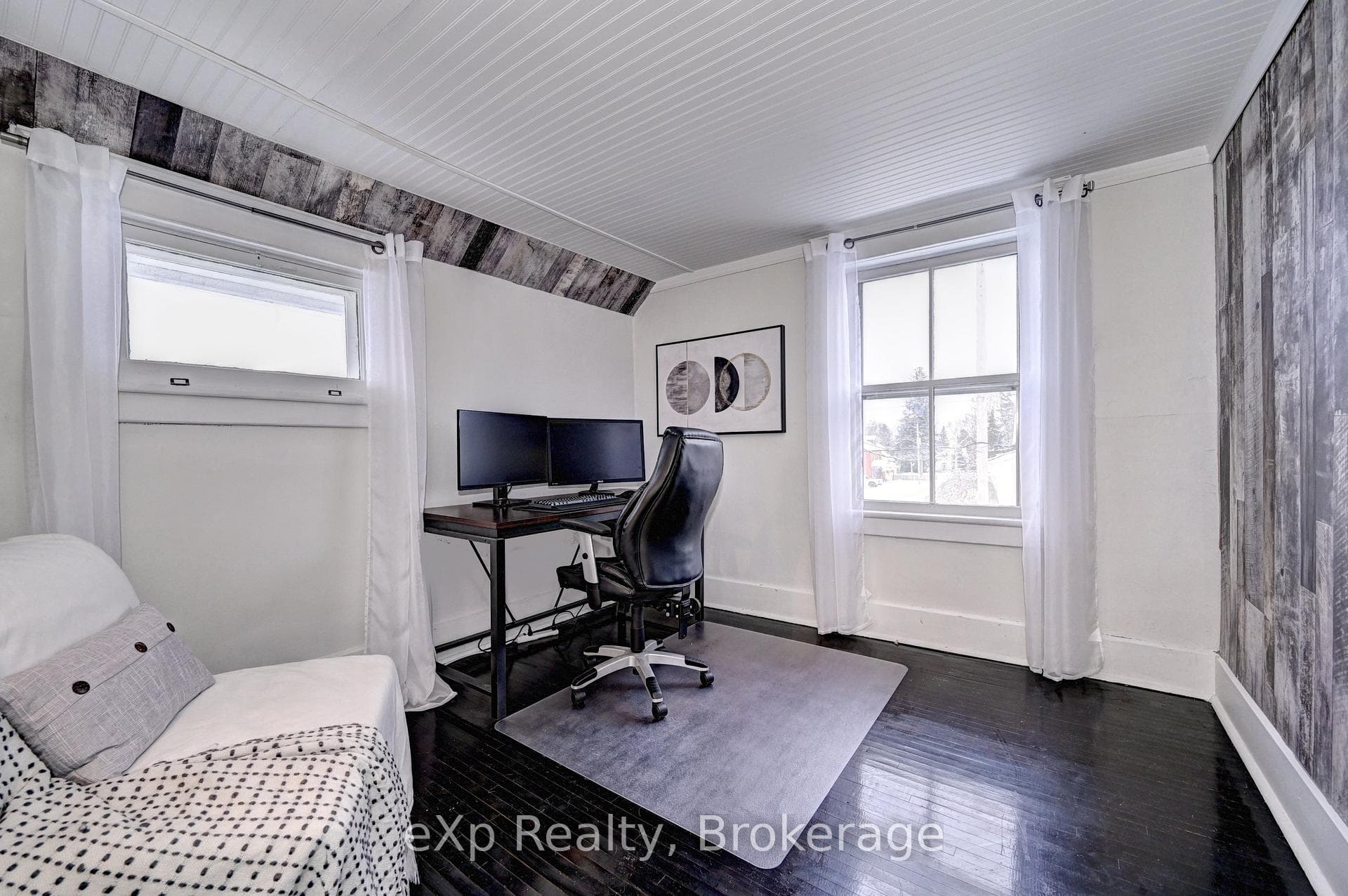 310 BARBER Avenue photo 39