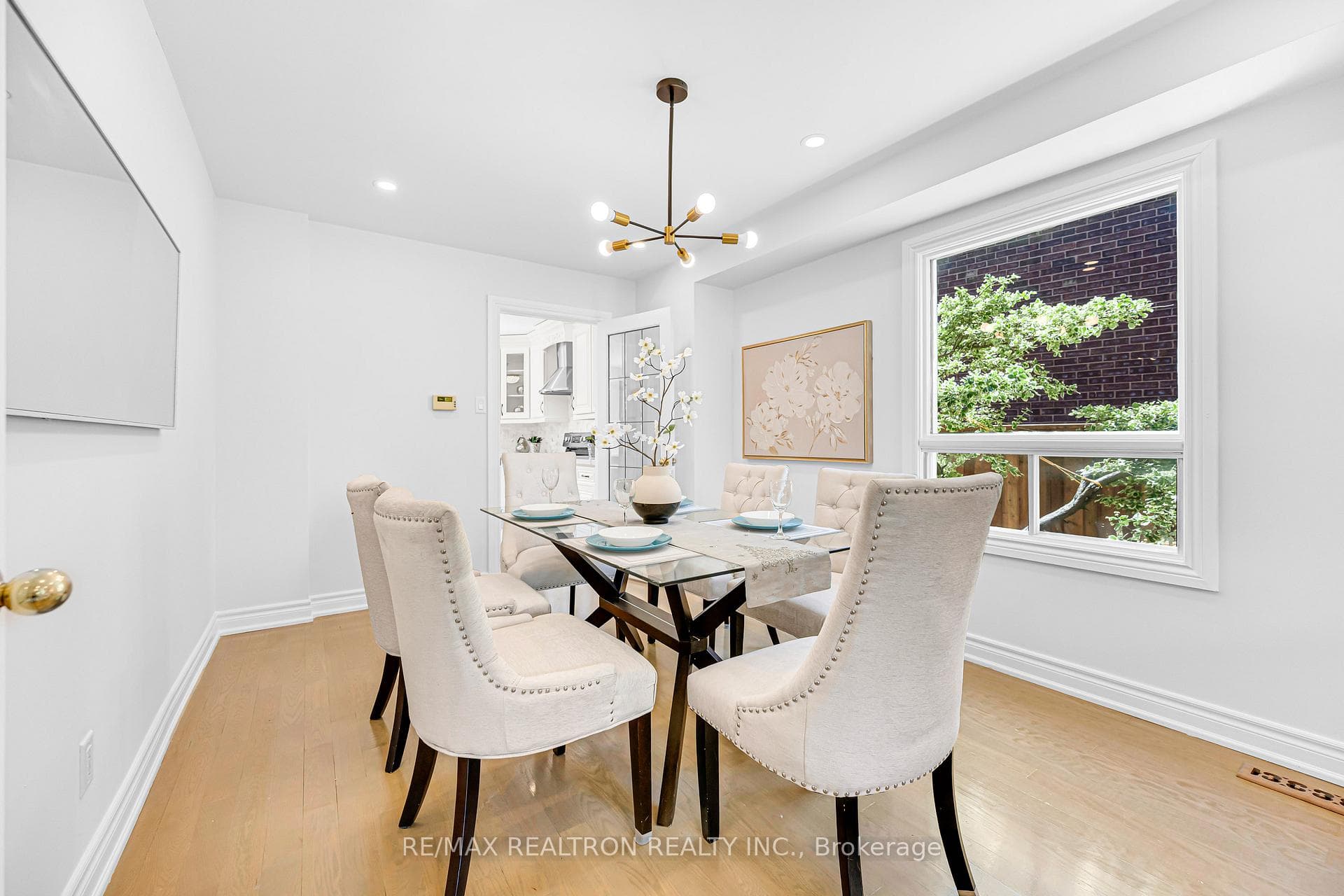 278 Bernard Avenue photo 9