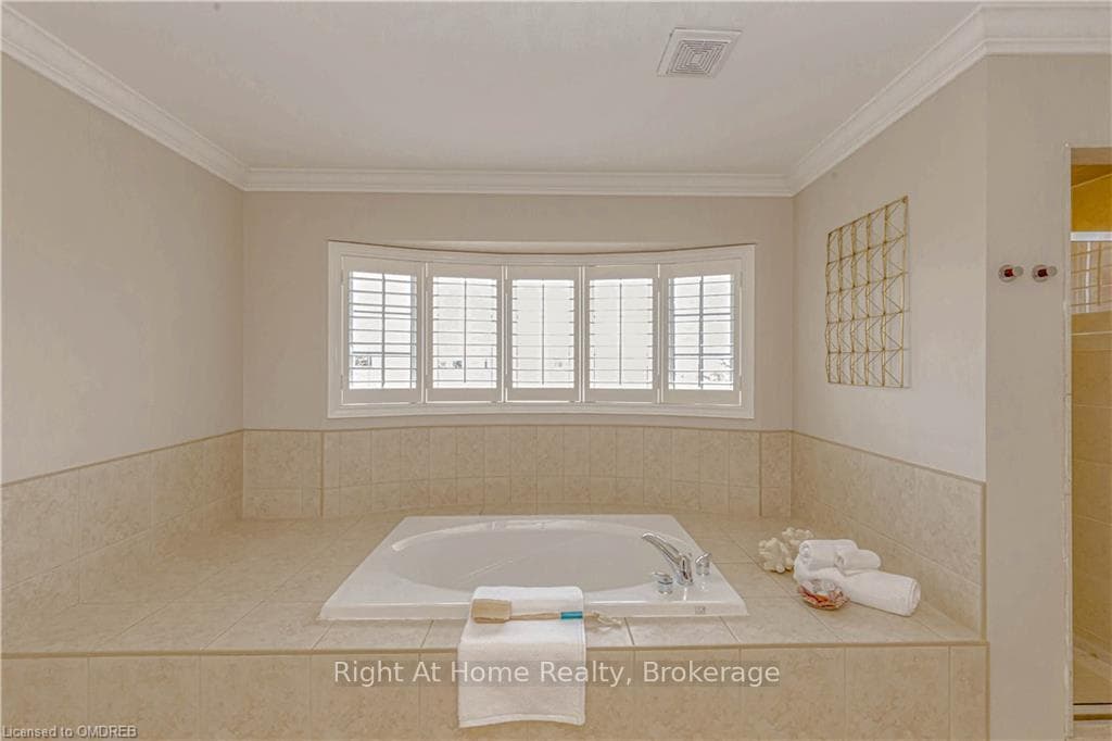 2138 ALDERBROOK Drive photo 26