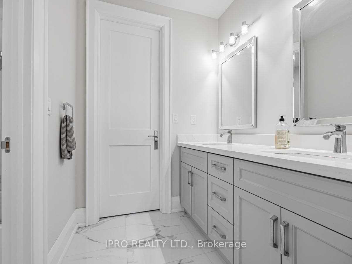 35 Orlando Boulevard photo 25