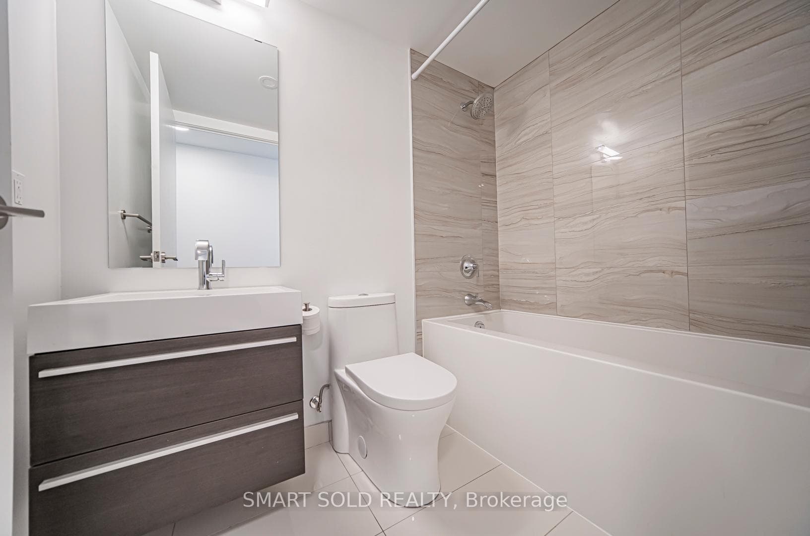 39 Roehampton Avenue Unit 1809 photo 26