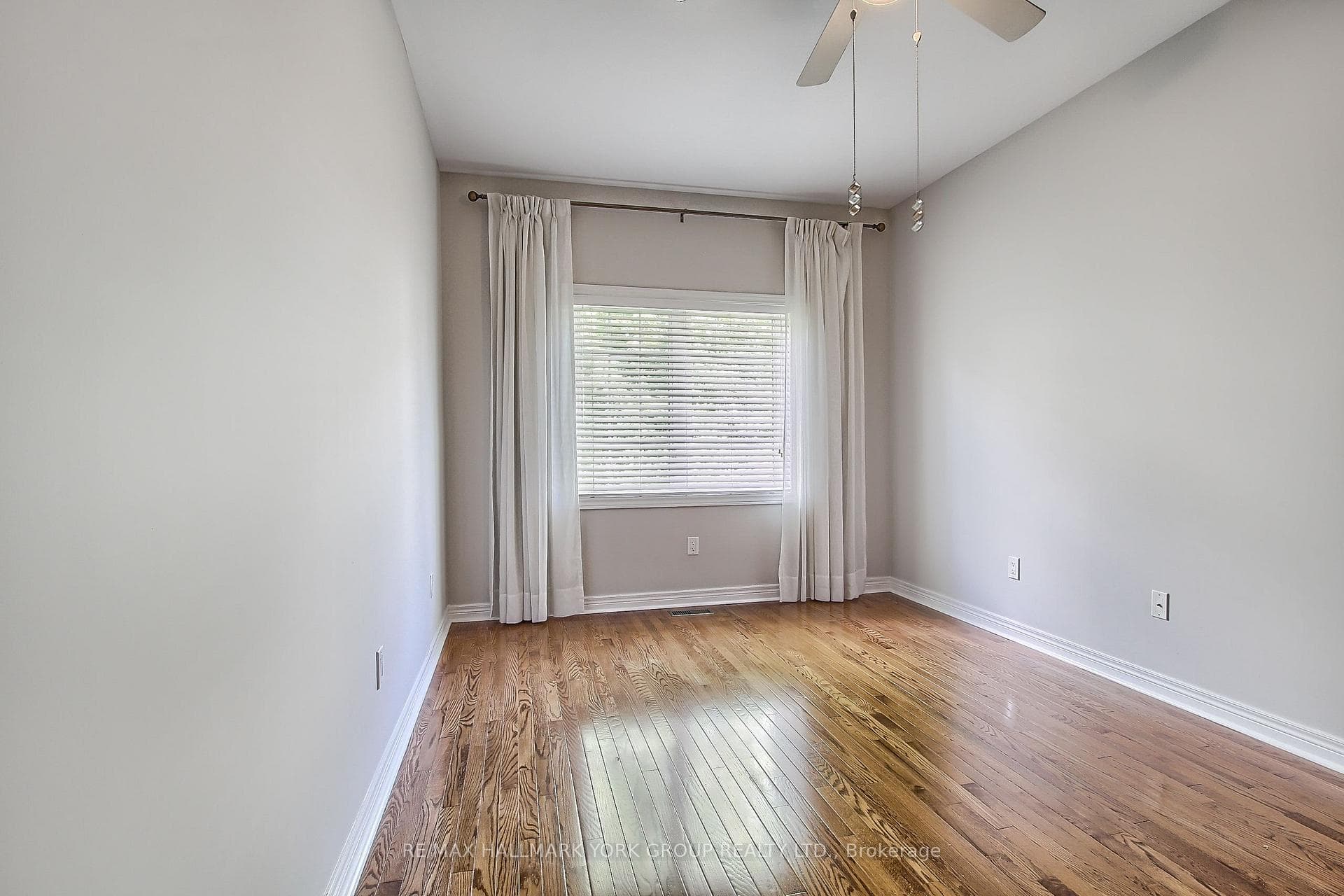 611 TAPESTRY Lane photo 21