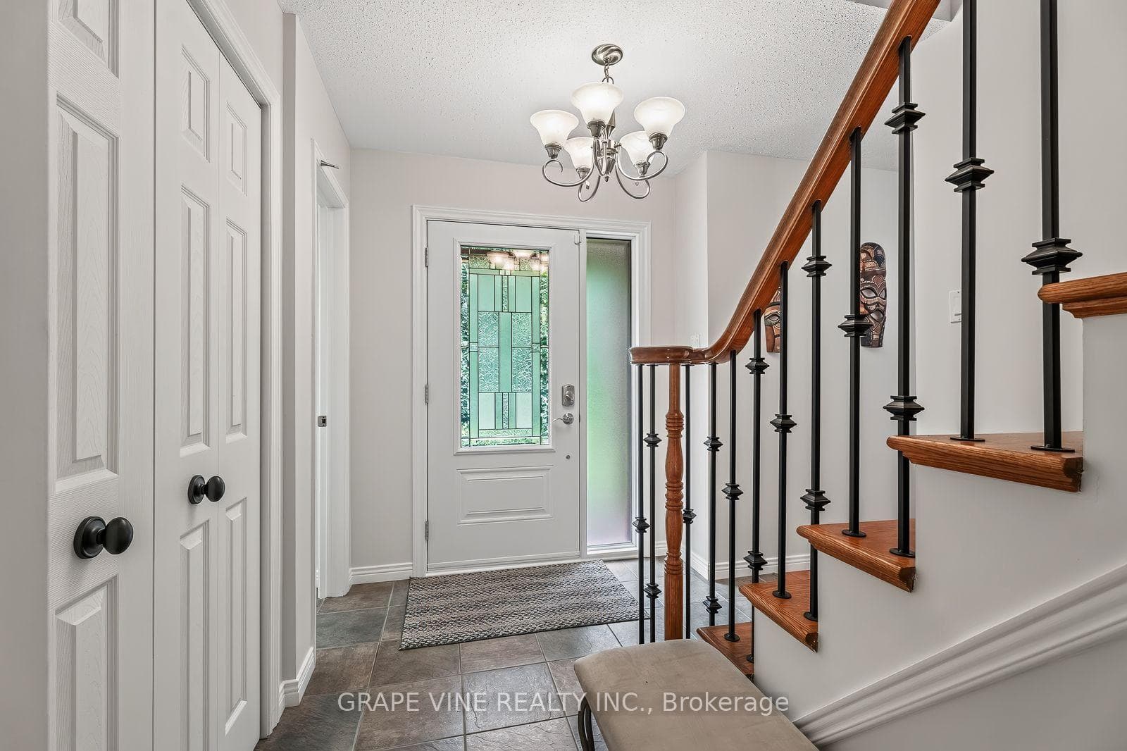 109 MIDVALE Drive photo 6