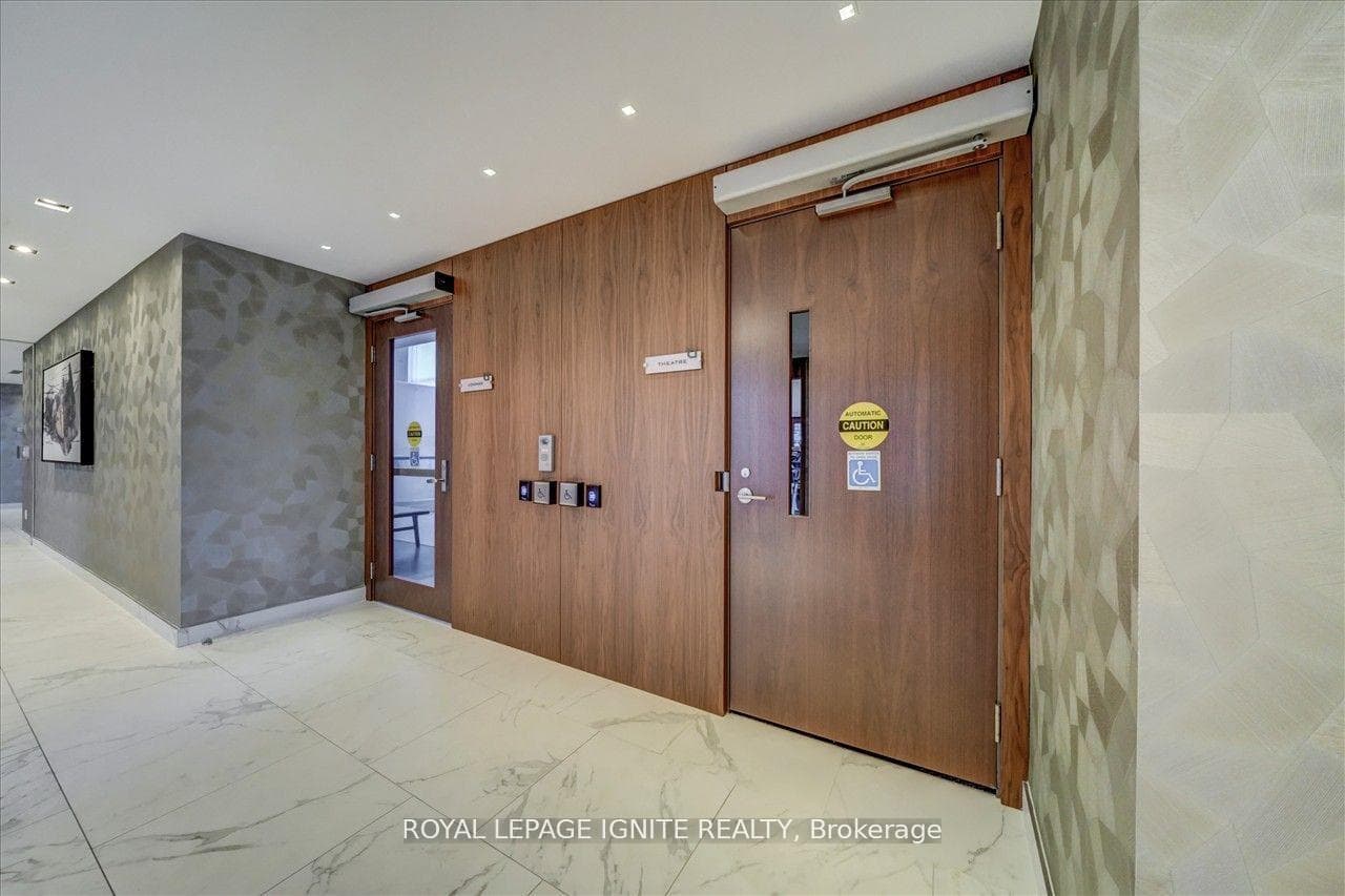 275 Village Green Square Unit 2719 photo 15