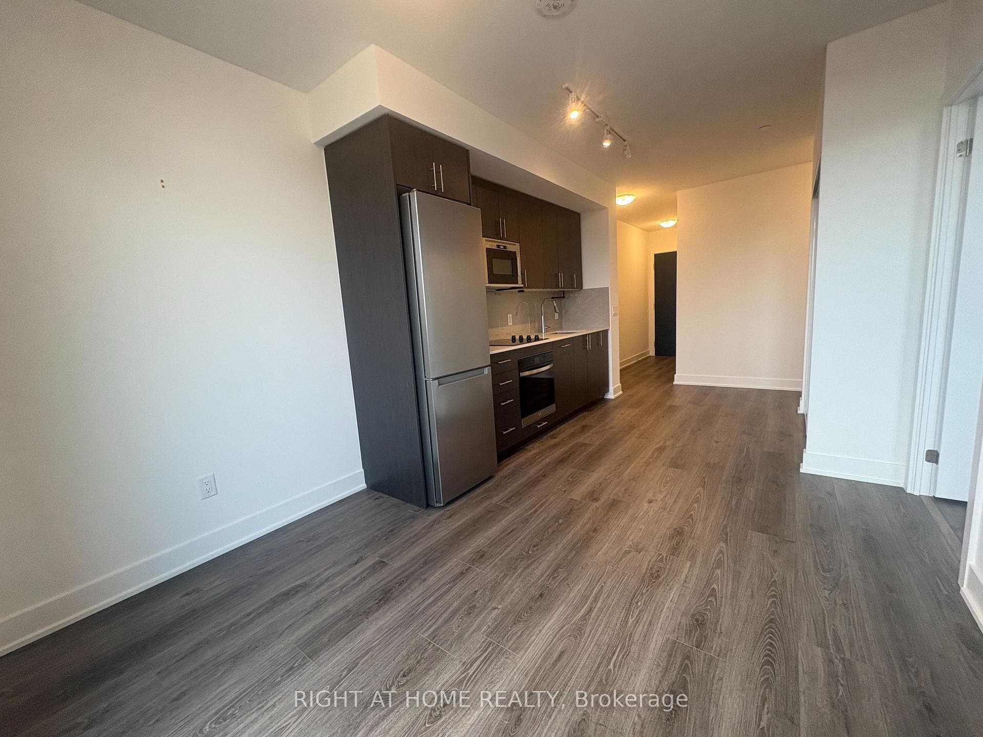2545 Simcoe Street Unit 357 photo 10