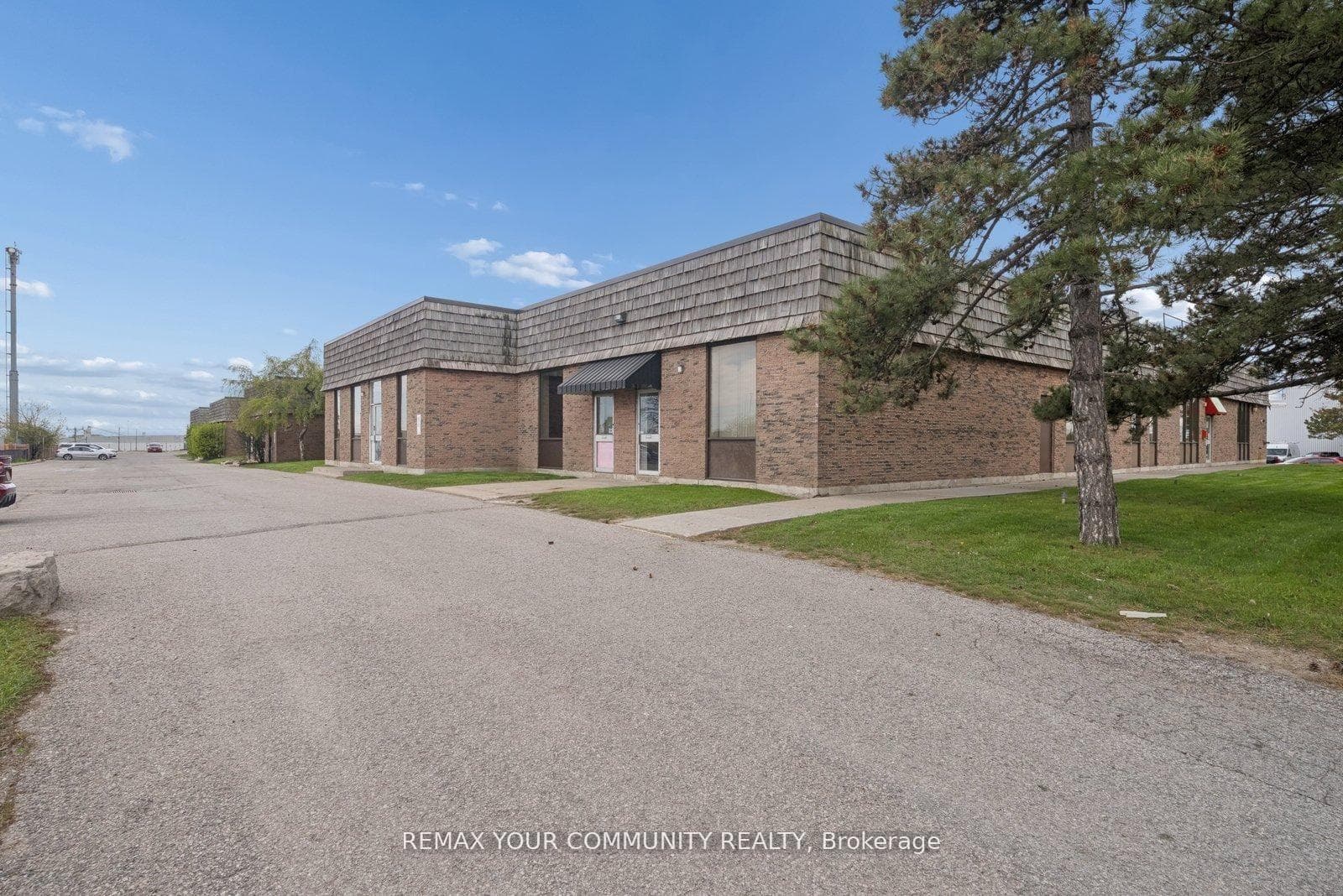 105 Consumers Drive Unit UNITS A-J photo 3