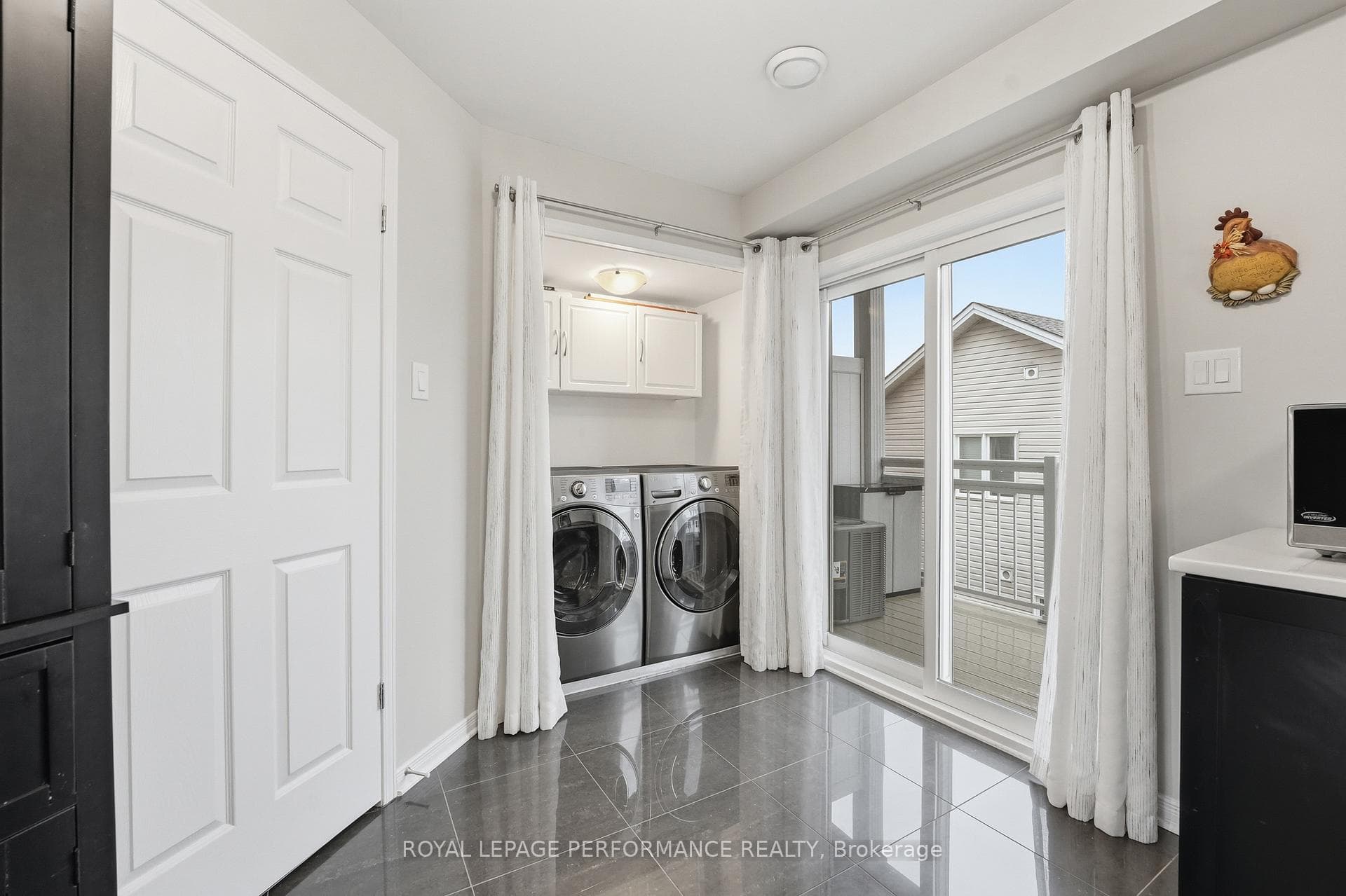 302 Galston Private photo 19