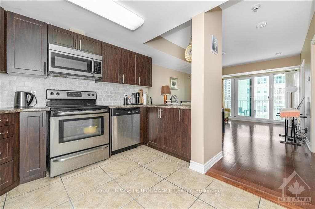 234 RIDEAU Street Unit 910 photo 4