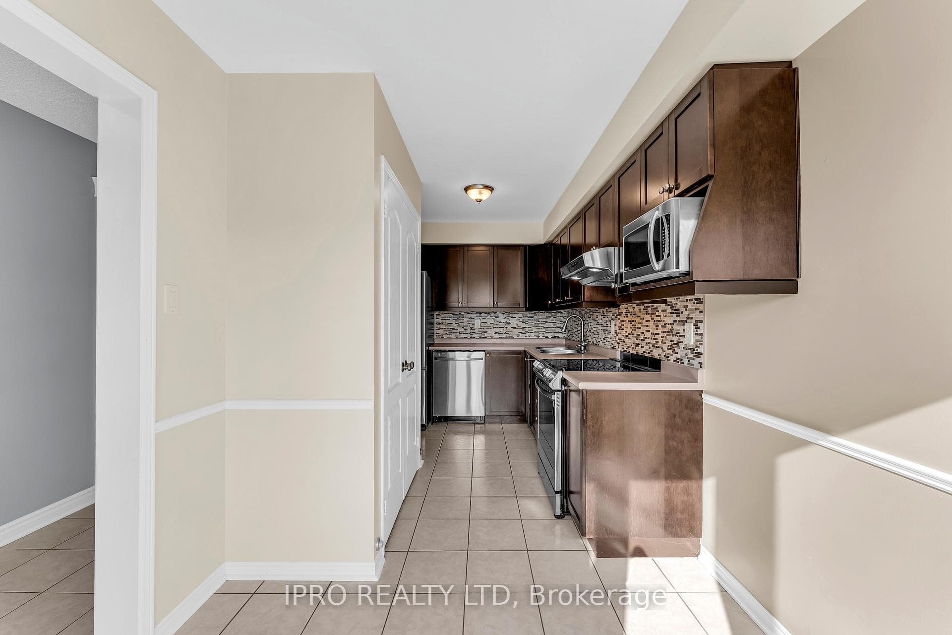 38 Gardenia Way photo 6