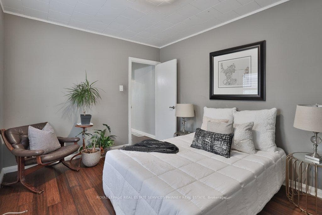 233 Glenholme Avenue photo 13