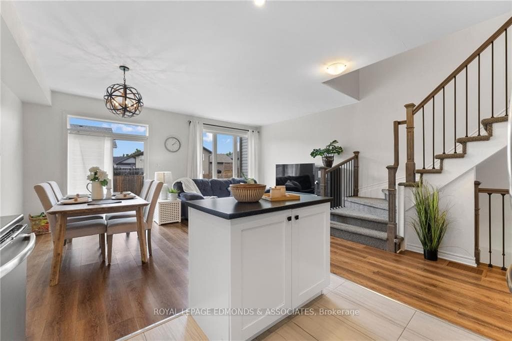 40 MCNAMARA Street photo 9