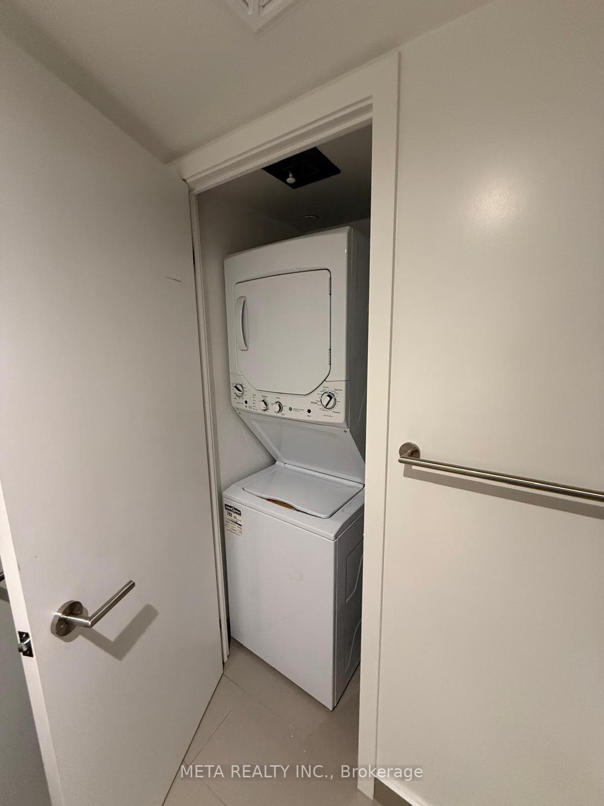 120 Varna Drive Unit 1420 photo 10
