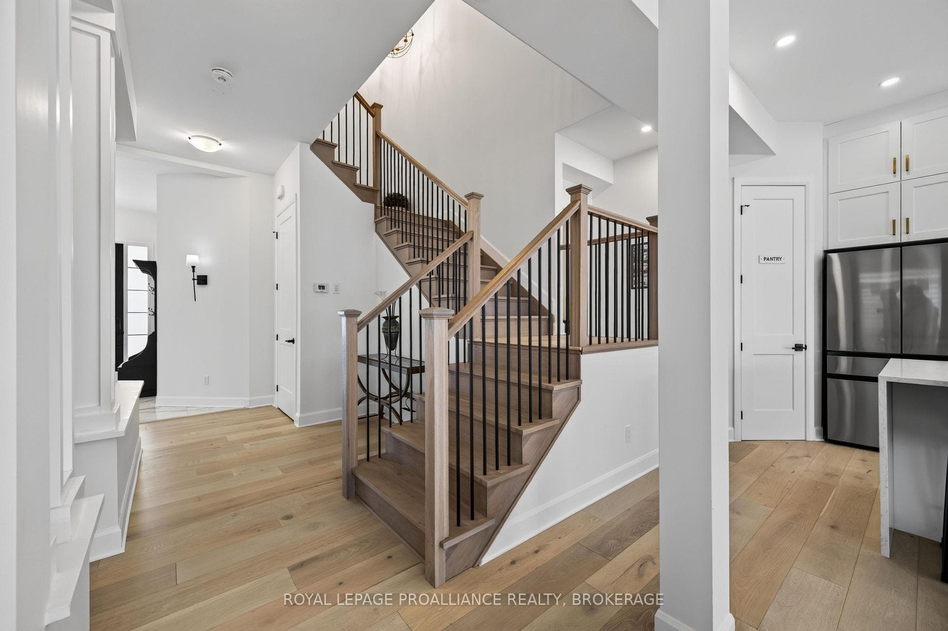 811 Riverview Way photo 12