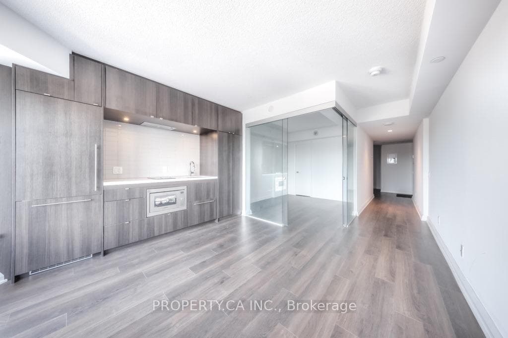 155 Yorkville Avenue Unit 1520 photo 14