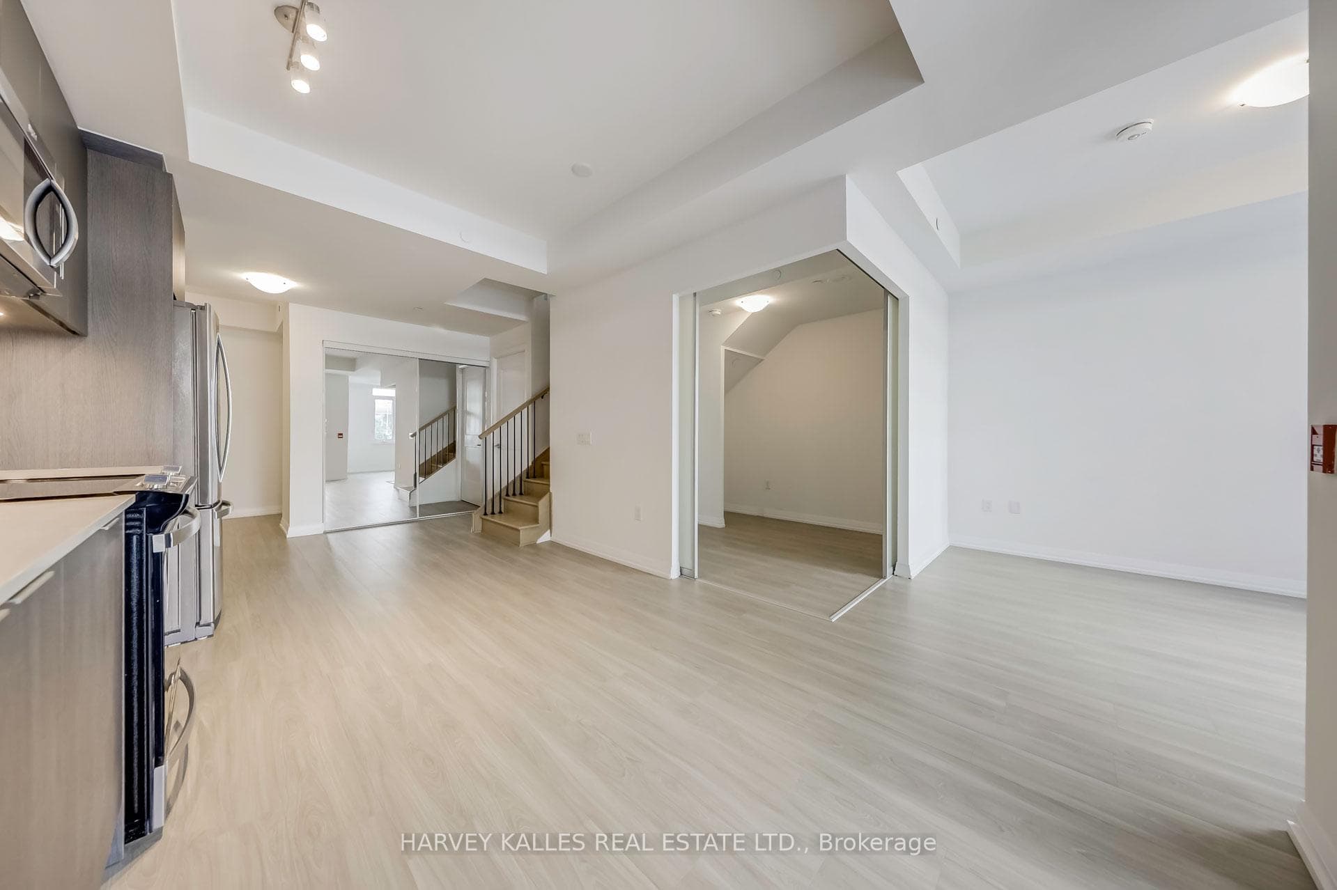 50 Dunfield Avenue Unit TH115 photo 10