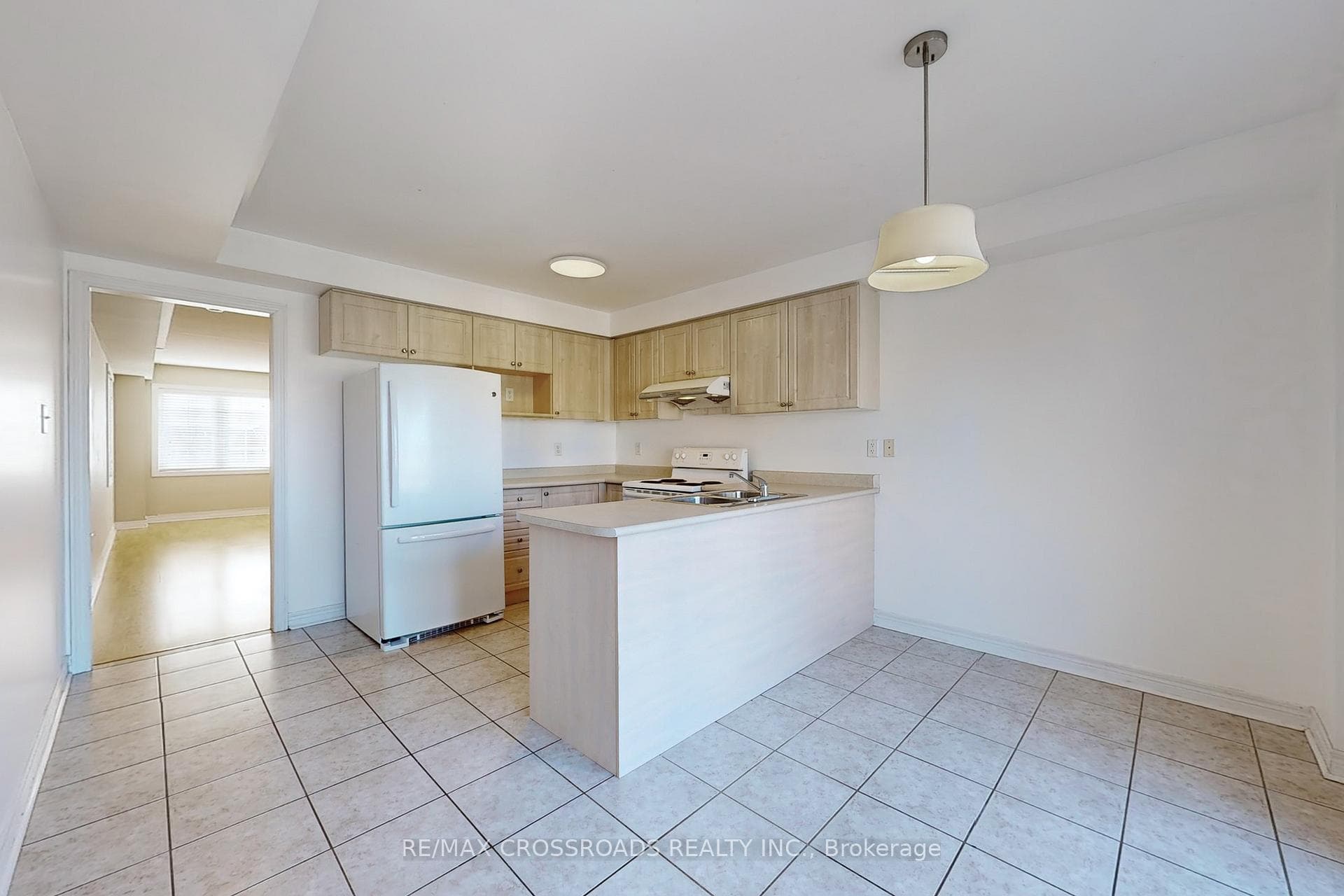 2576 Bur Oak Avenue photo 8