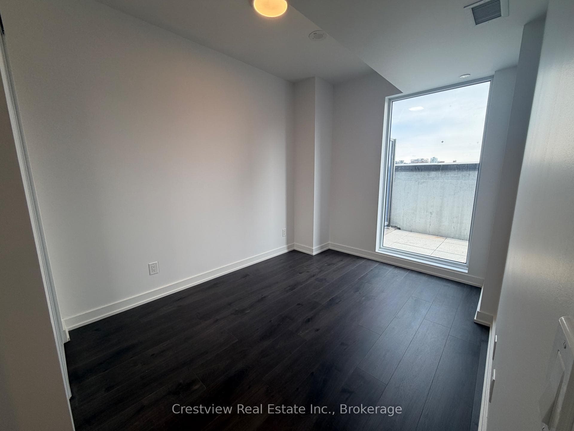 100 Queen Street Unit 1105 photo 4