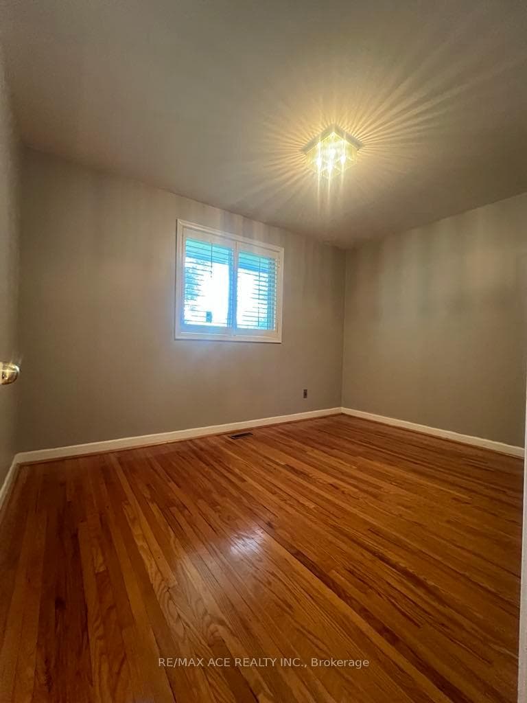 30 Oakridge Drive Unit Main photo 6