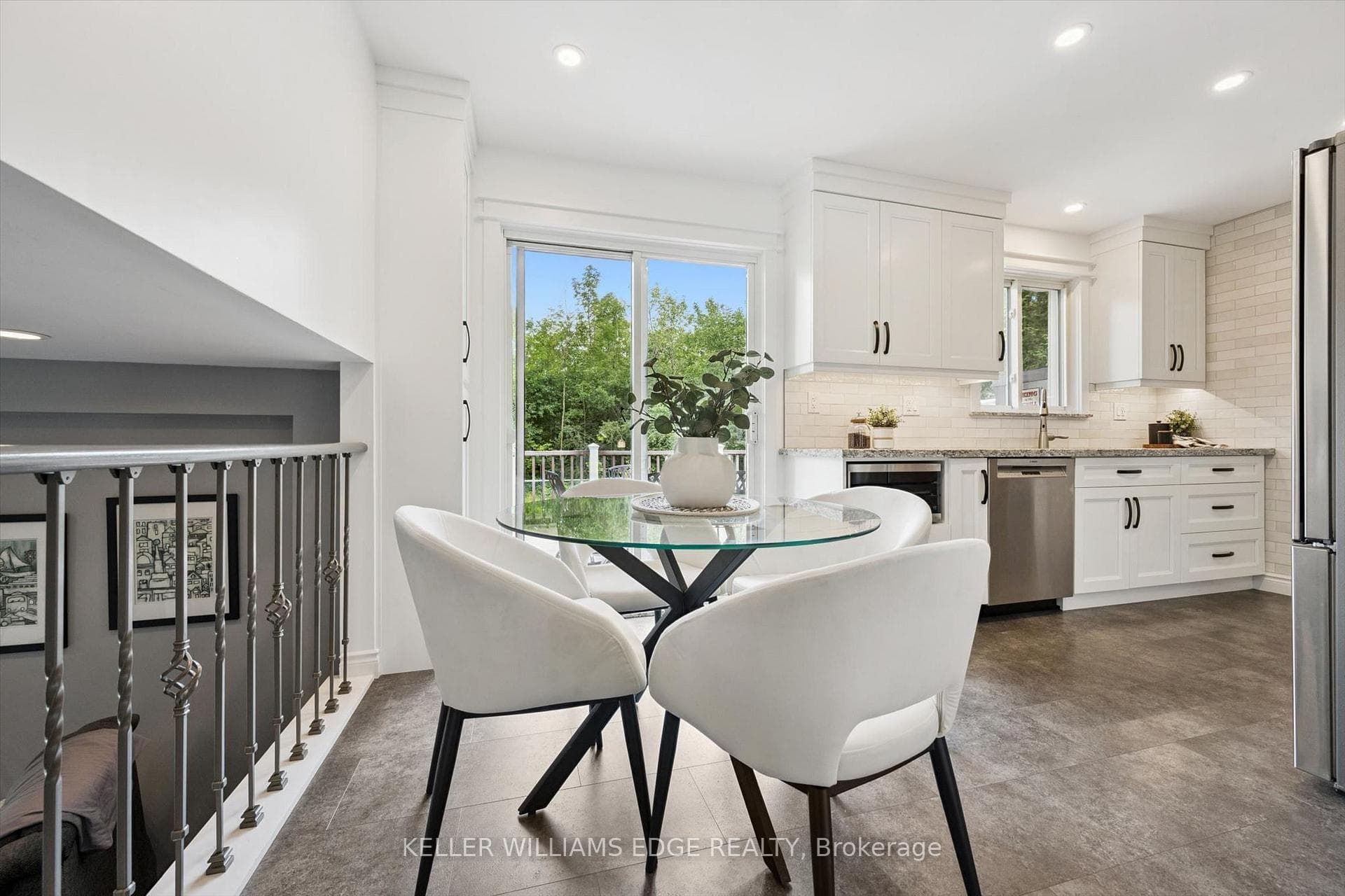 495 Tipperton Crescent photo 20