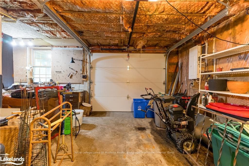 12 MAPLE Avenue photo 47
