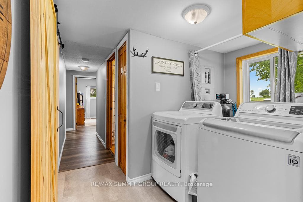 395618 Concession 2 N/A photo 19