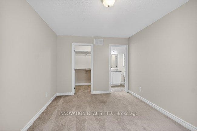 16 Caspian Row photo 19