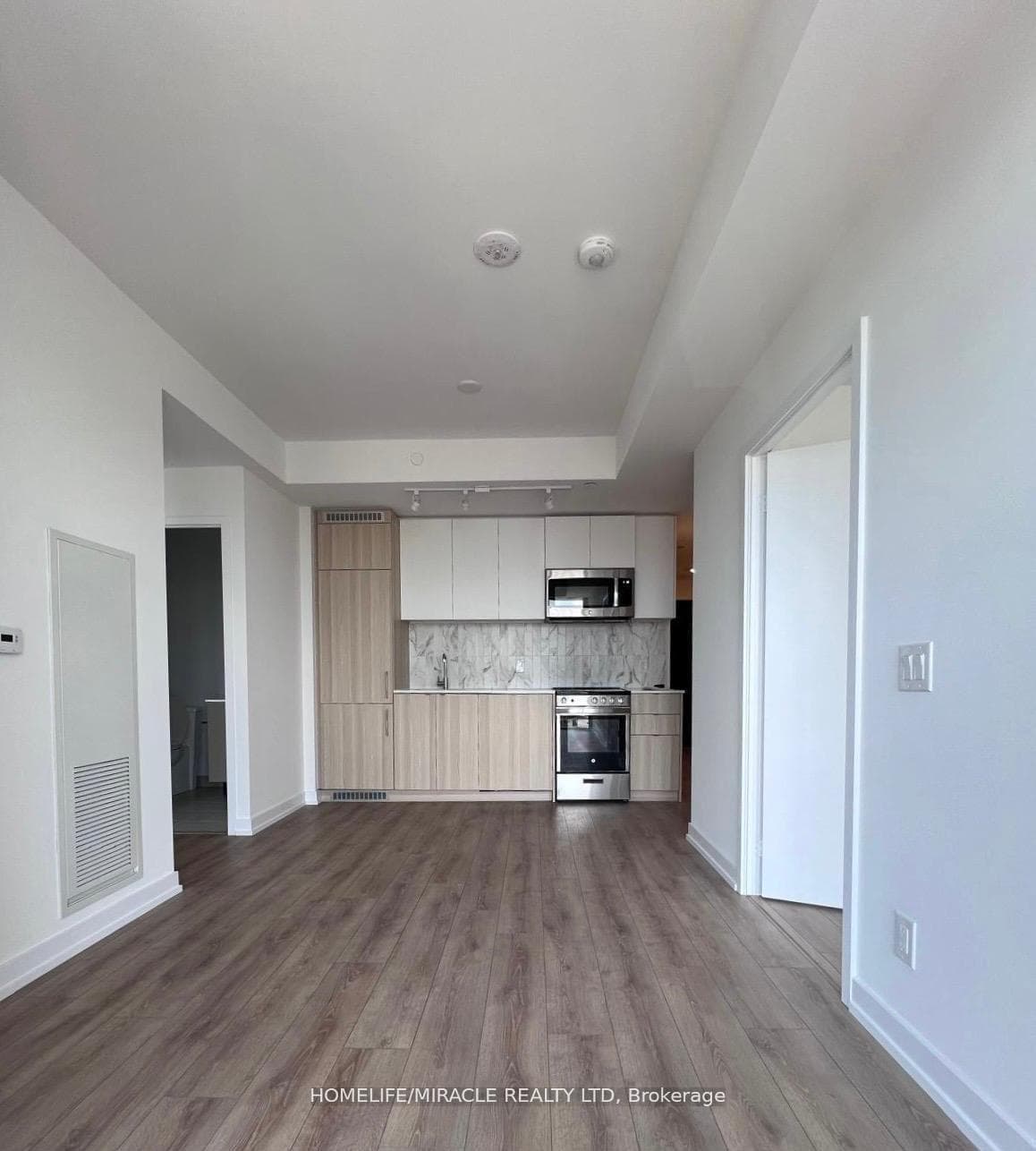 500 Dupont Street Unit 615 photo 3