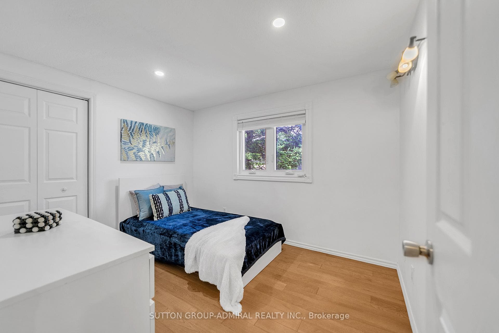 10 Park Lane Circle photo 34